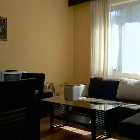Tes Flora Apartmán