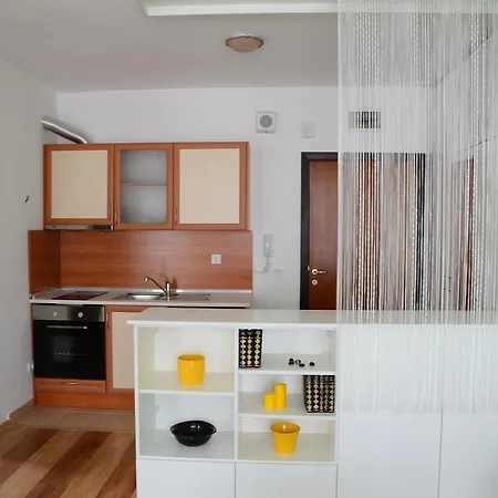 Tes Flora Apartmán