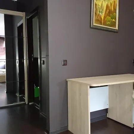 Tes Flora Apartment *