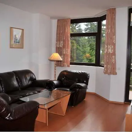 Tes Flora Apartment *